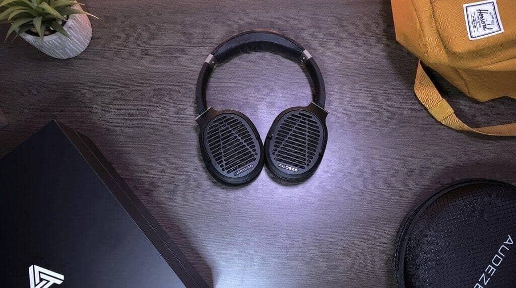 Audeze LCD-1 Review - lightweight planar headphones with heavyweight performance