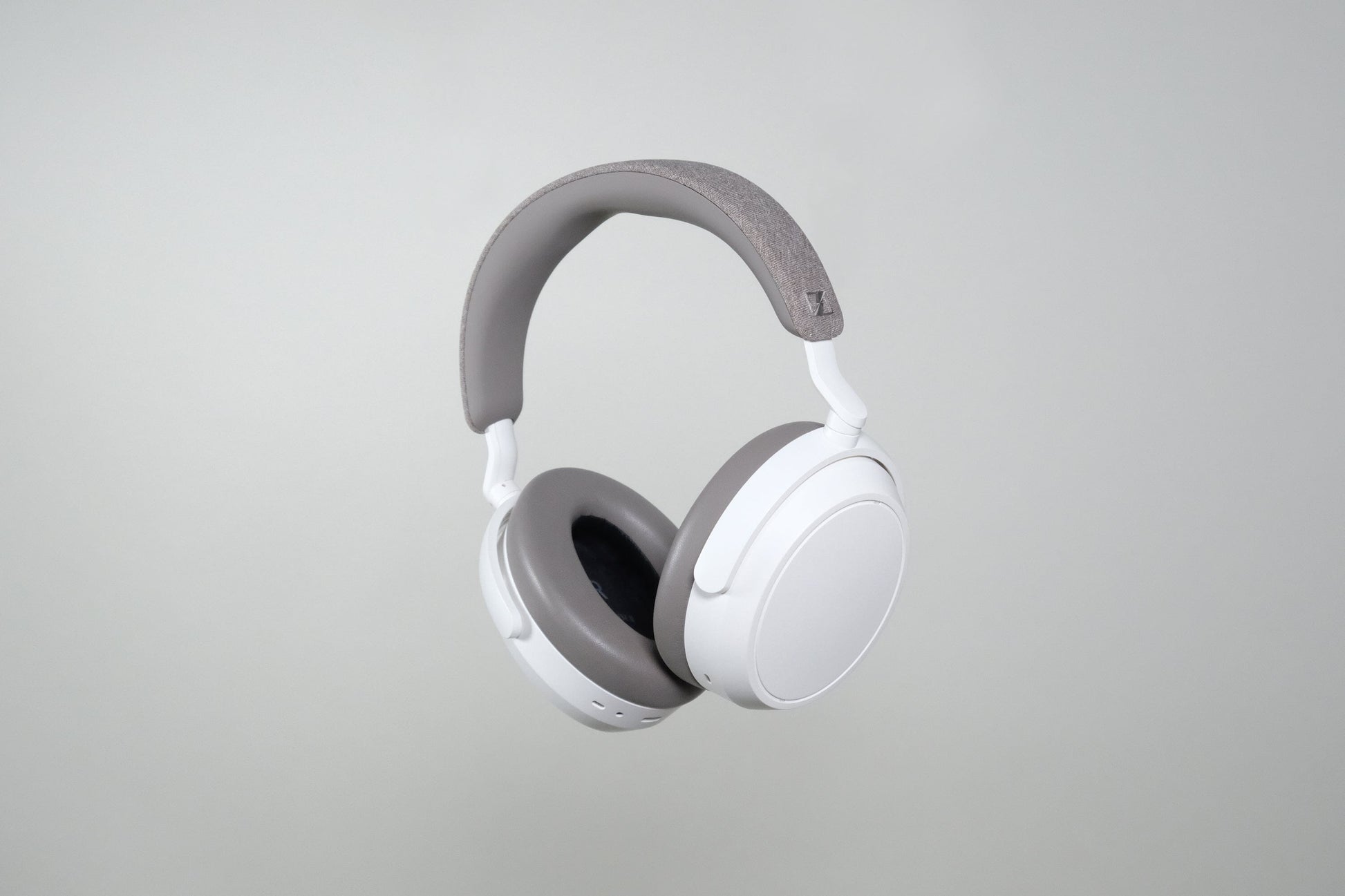 Sennheiser Momentum 4 Headphones Headphones Sennheiser