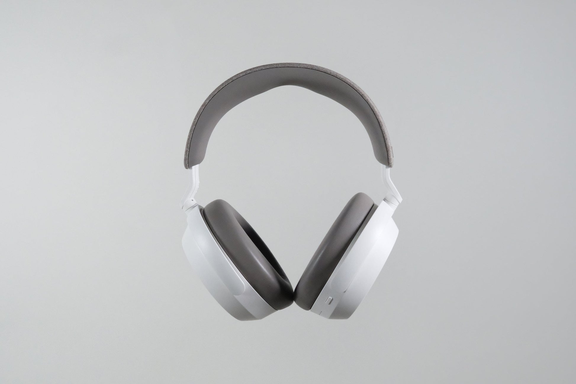 Sennheiser Momentum 4 Headphones Headphones Sennheiser