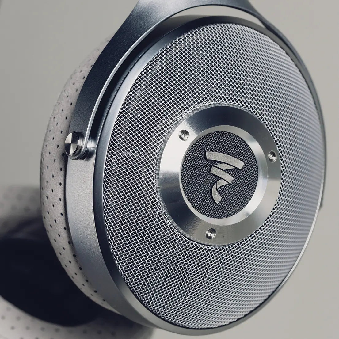 Focal Clear + Upgrade Cable Bundle Headphones Focal