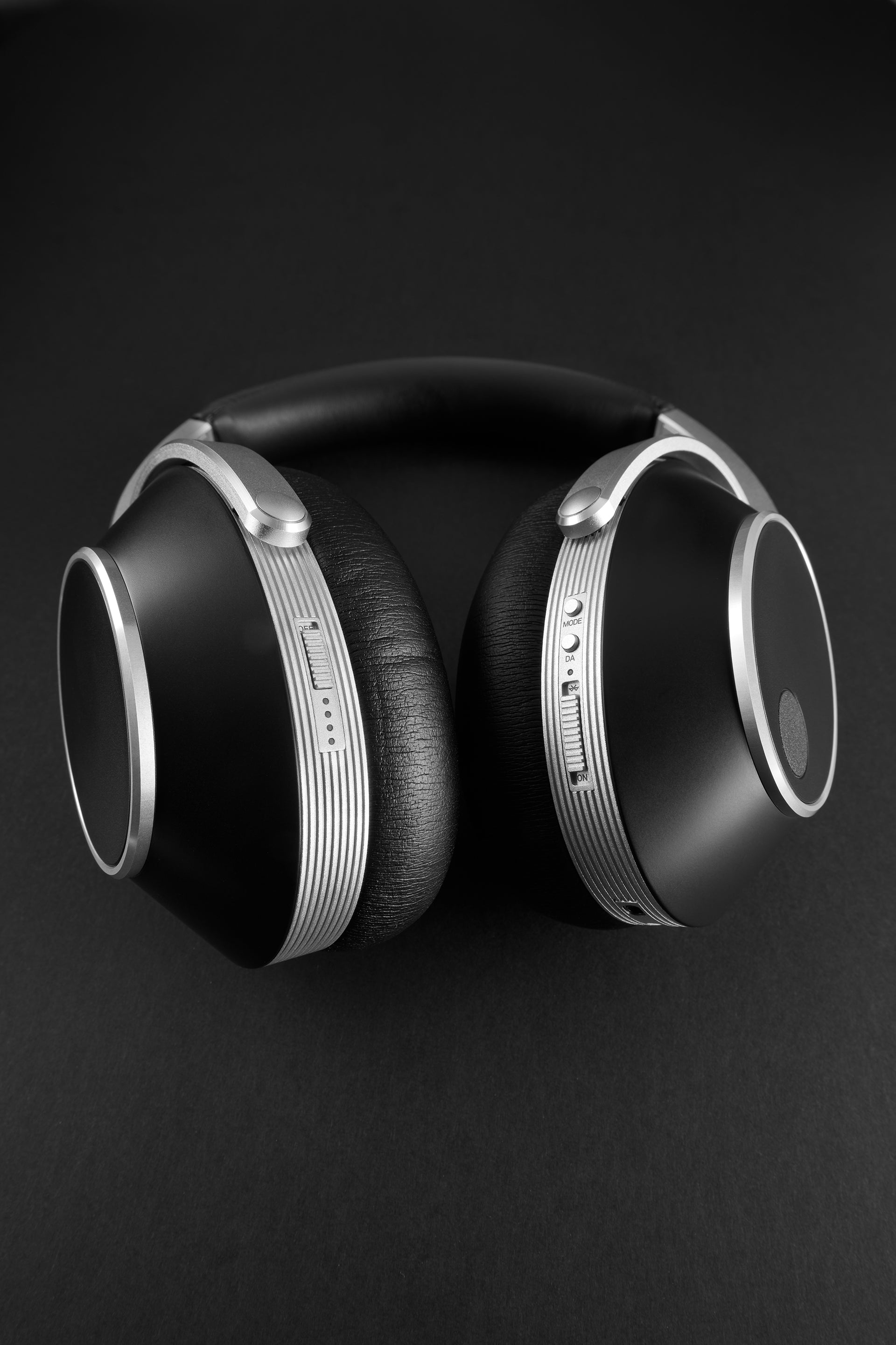 T+A Solitaire T Headphones in Black bottom profile