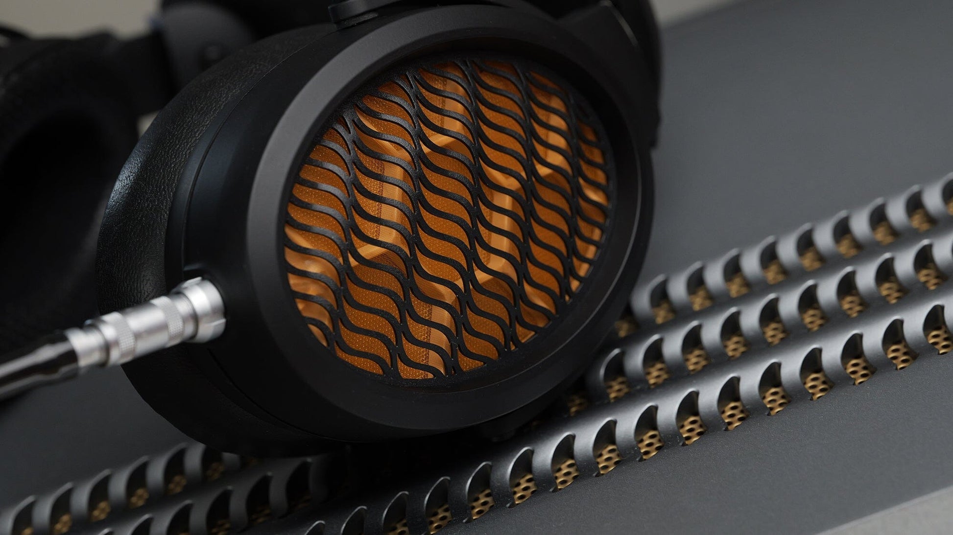 Aperio - GoldenSound Edition Headphones Warwick Acoustics