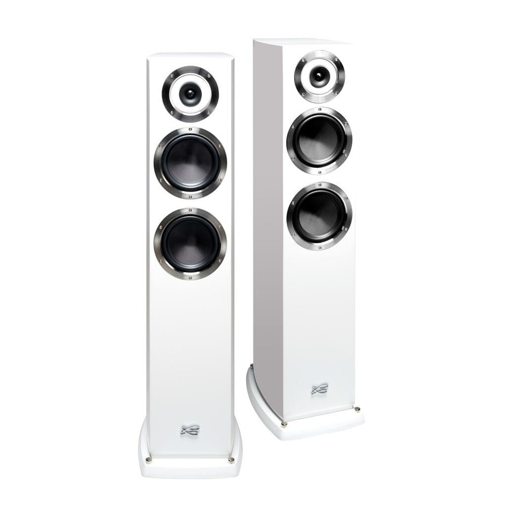 Two tall, white Cabasse MURANO ALTO floorstanding speakers with coaxial tweeter-midrange drivers and a sleek design. Placed side by side, they’re ideal for a high-end stereo setup. Brand: Cabasse.