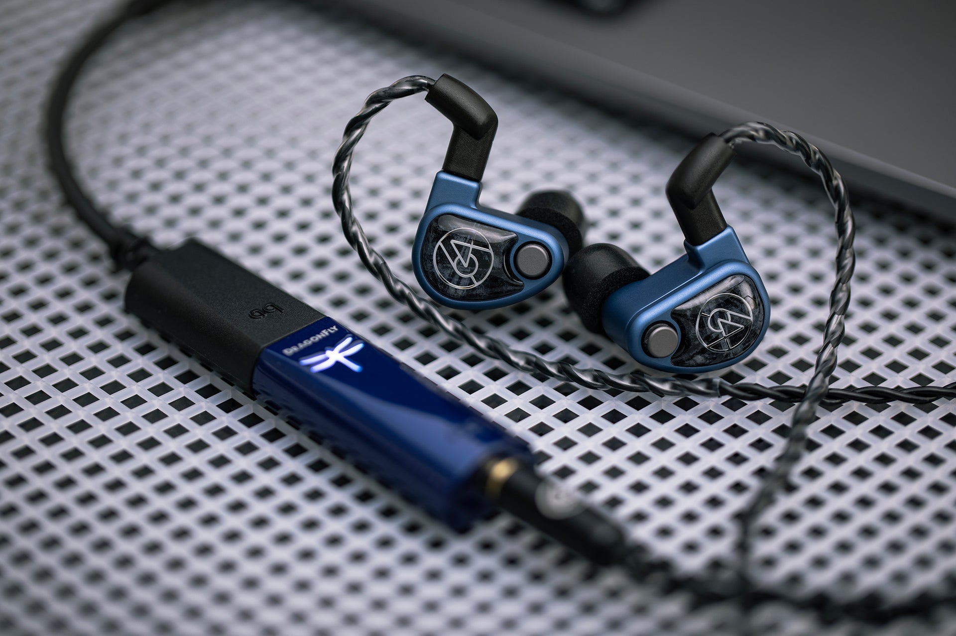 64 audio u4s in-ear monitor headphones with audioquest dragonfly cobalt portable usb dac and headphone amplifier