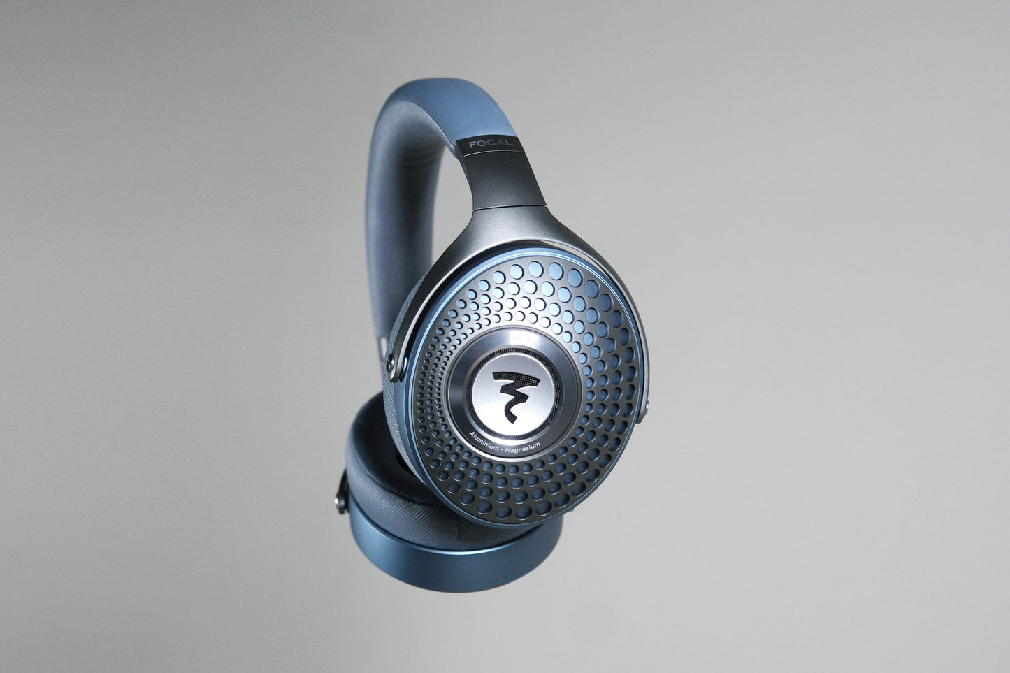 Focal Azurys Closed-Back Dynamic Driver Wired Headphones Made in France - Headphones.com
