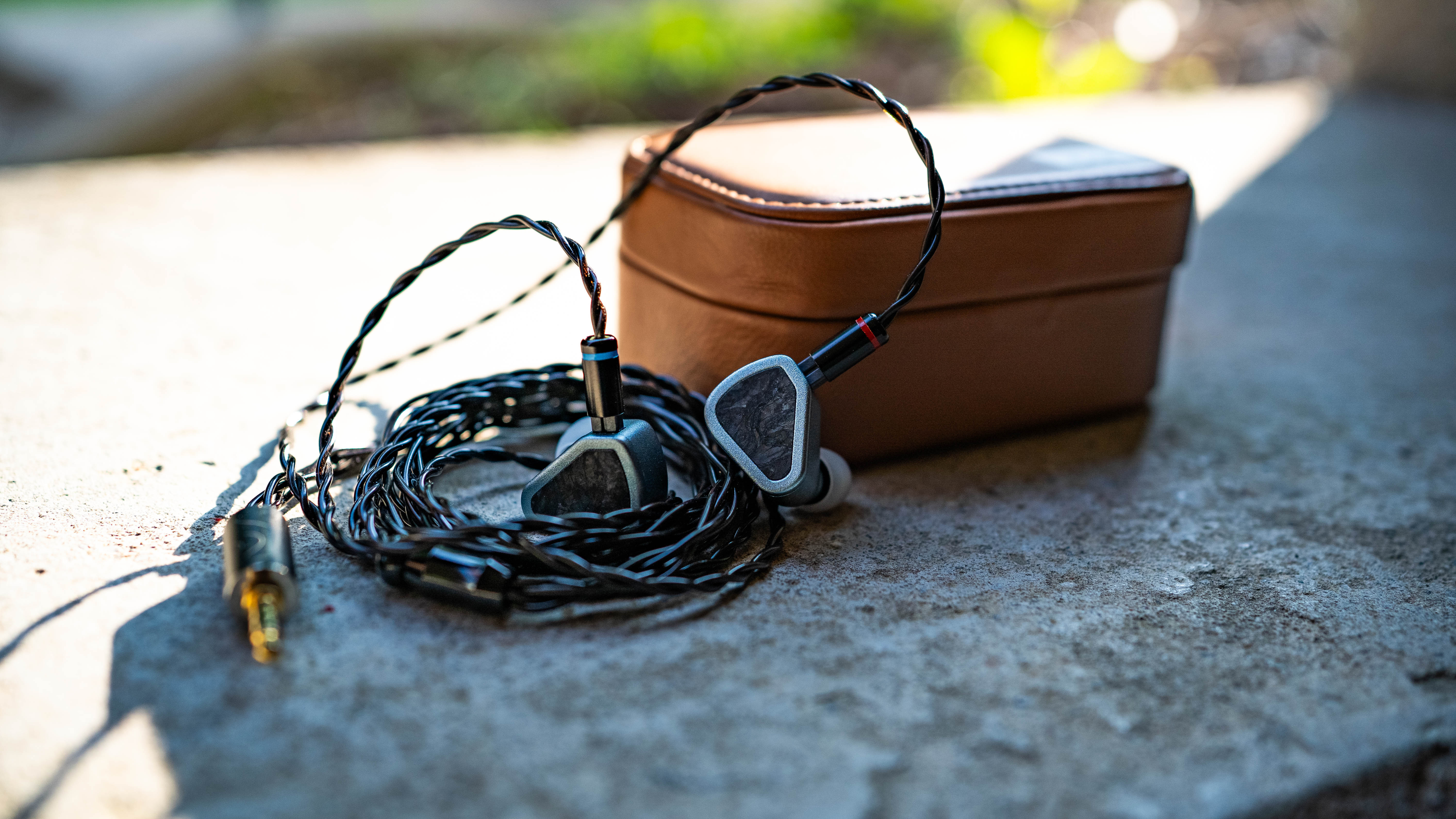 Symphonium Giant: The Experiment – Headphones.com