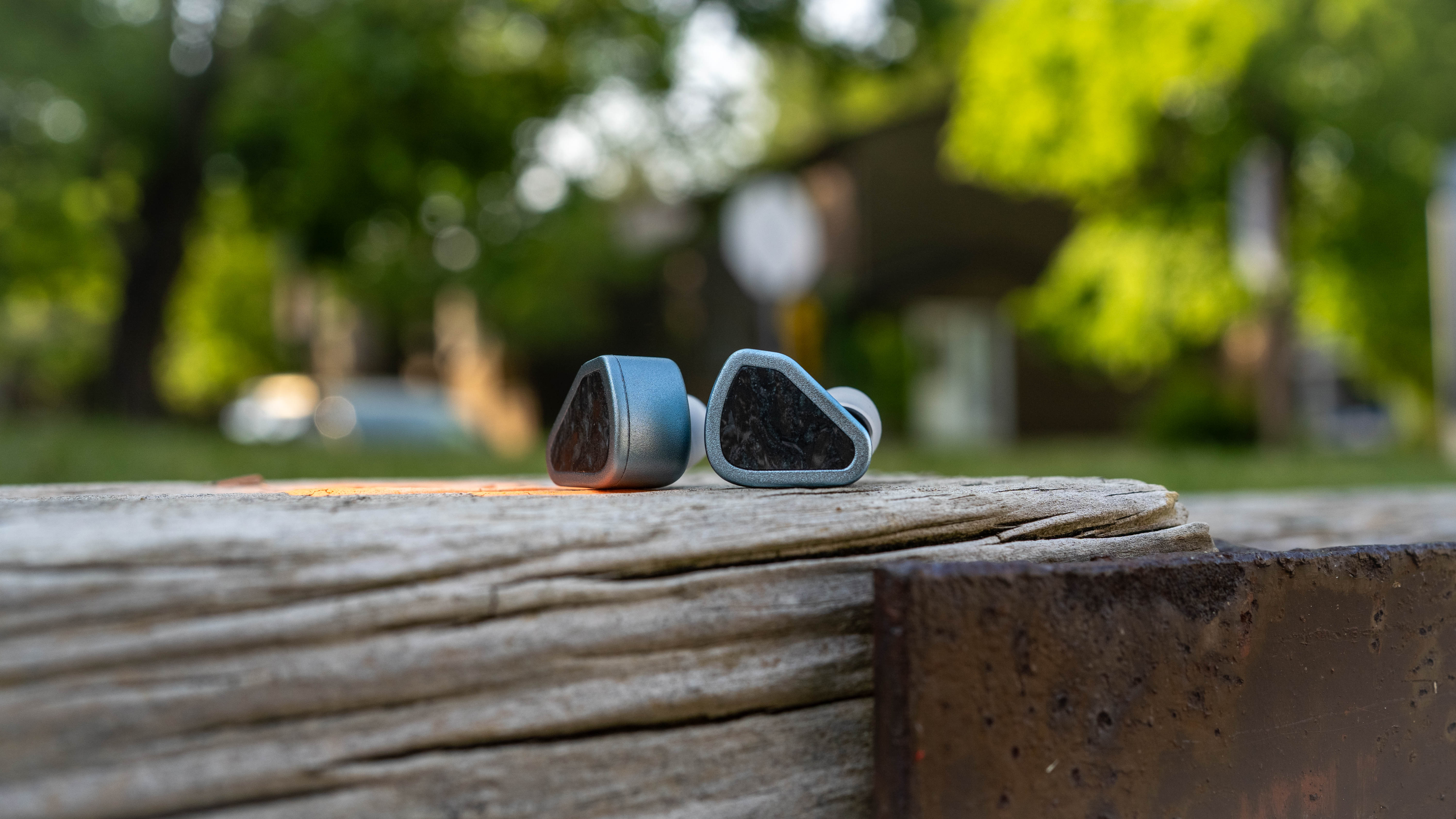 Symphonium Giant: The Experiment – Headphones.com