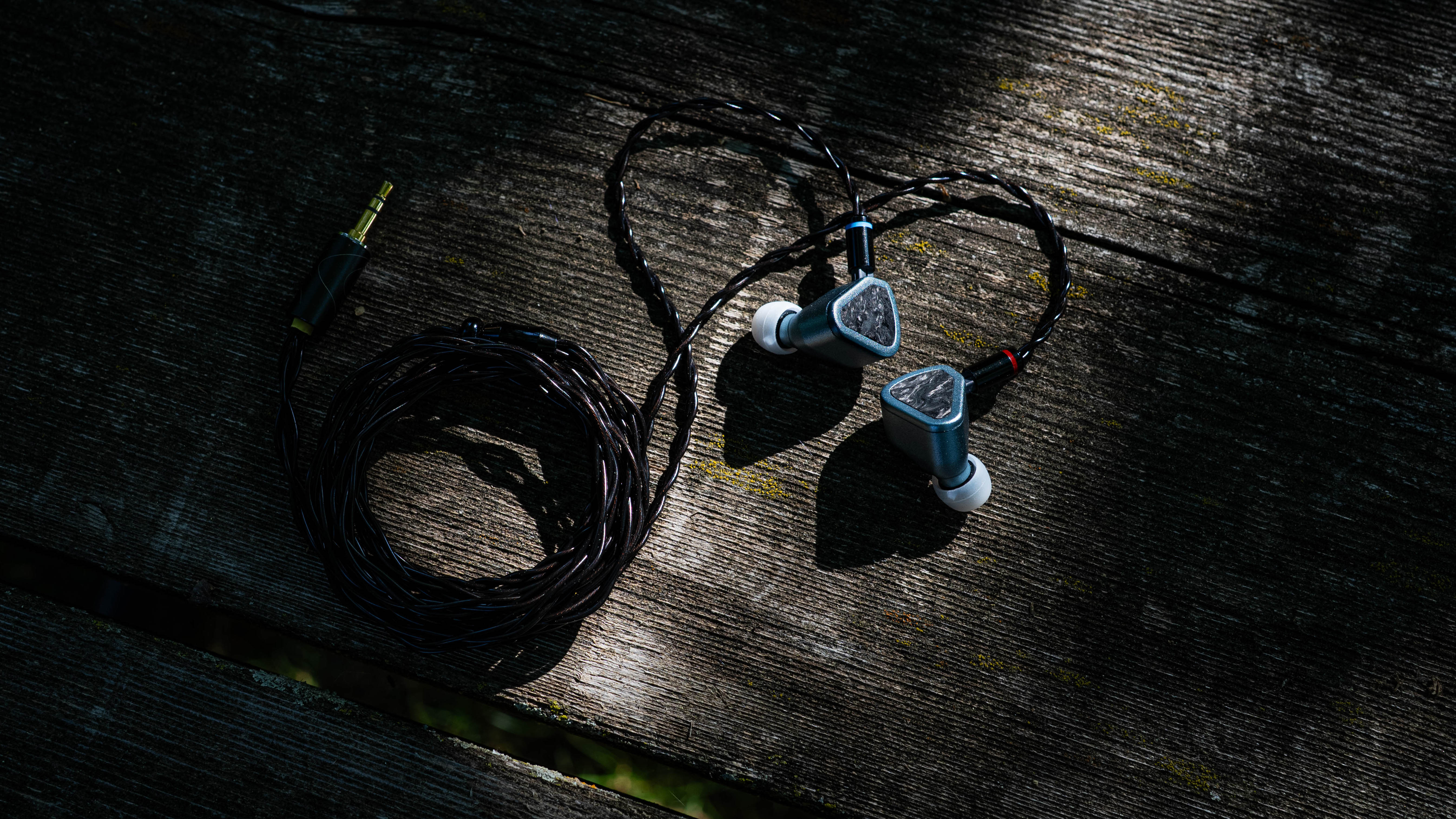 Symphonium Giant: The Experiment – Headphones.com