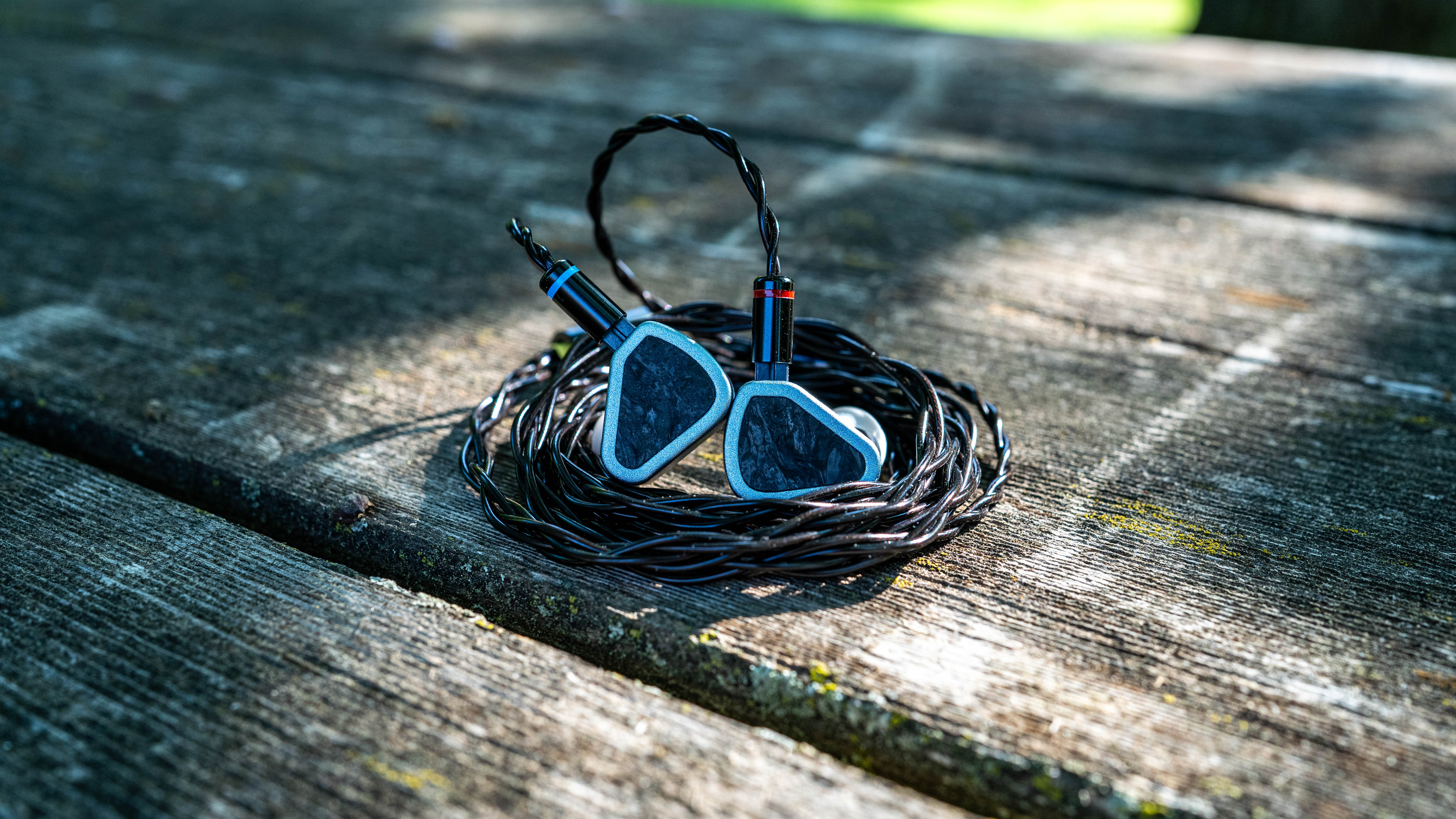 Symphonium Giant: The Experiment – Headphones.com