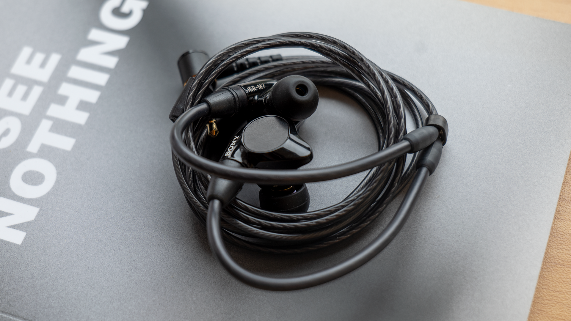 Sony IER-M7 In-Ear Headphones - イヤホン Sony IER-M7 In-Ear Headphones - イヤホン
