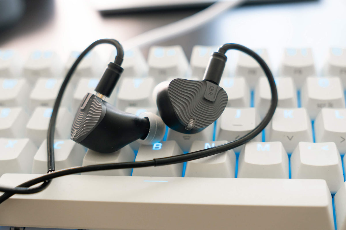 Yu9 Audio YU9 QUE - My Favorite IEM Under $500 – Headphones.com