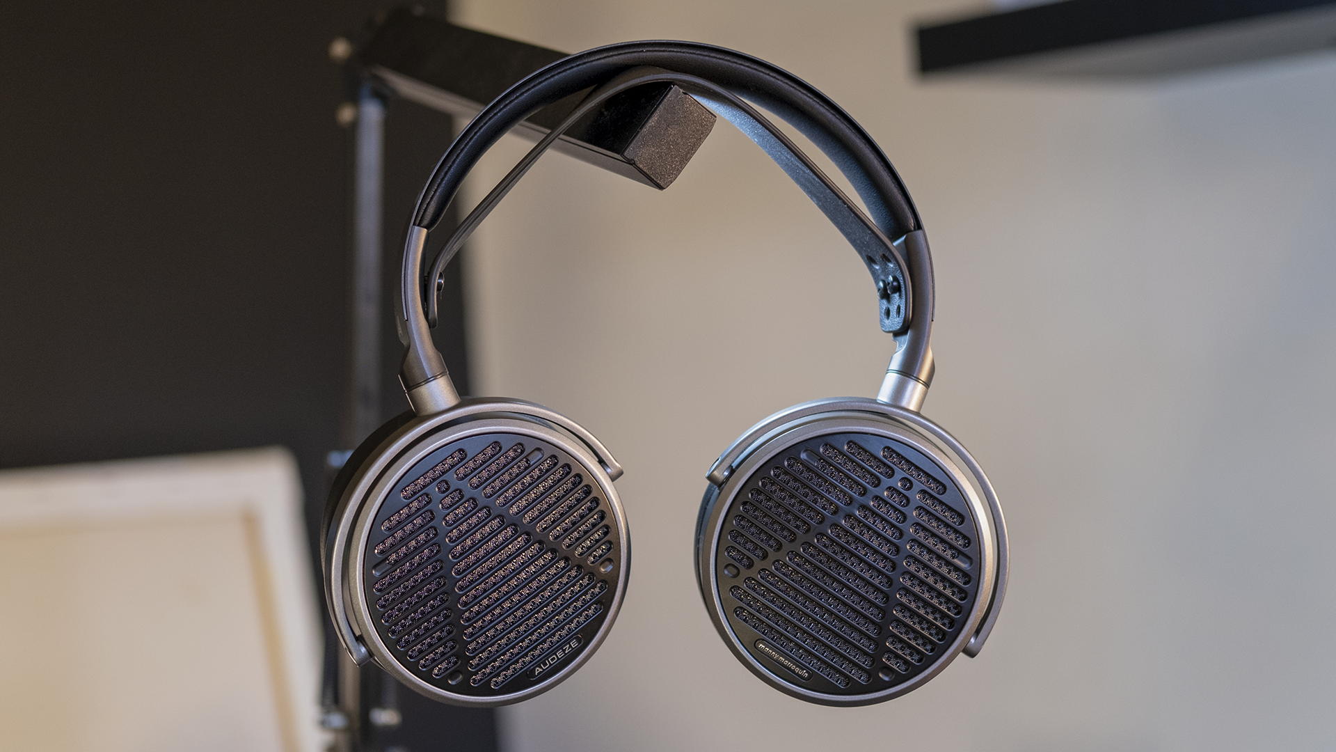 Audeze MM-100: Mid-Fi Mainstay or Missed Opportunity Audeze MM-100: Mid-Fi Mainstay or Missed Opportunity