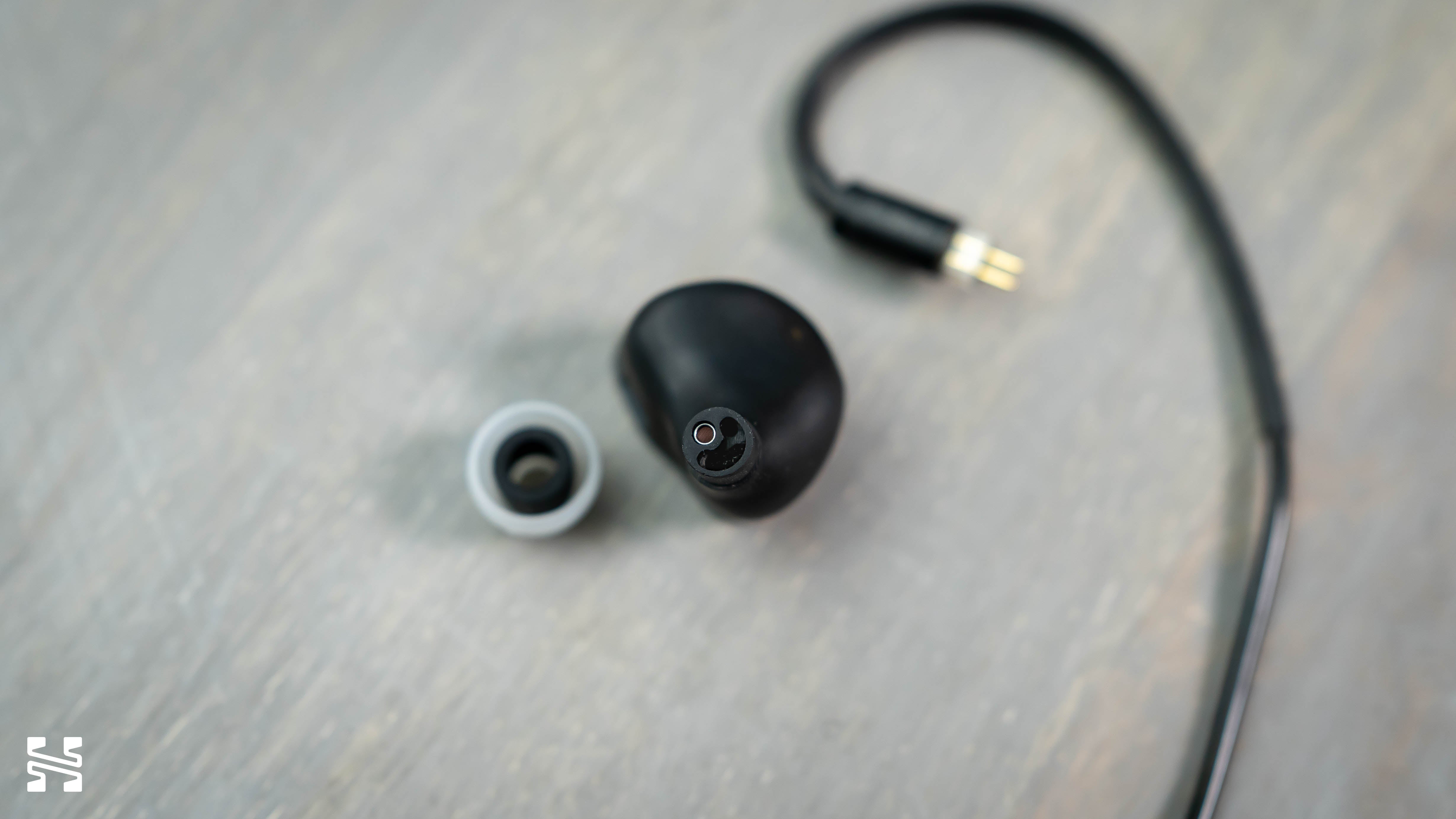 Yu9 Que Review: Coloured Clarity – Headphones.com