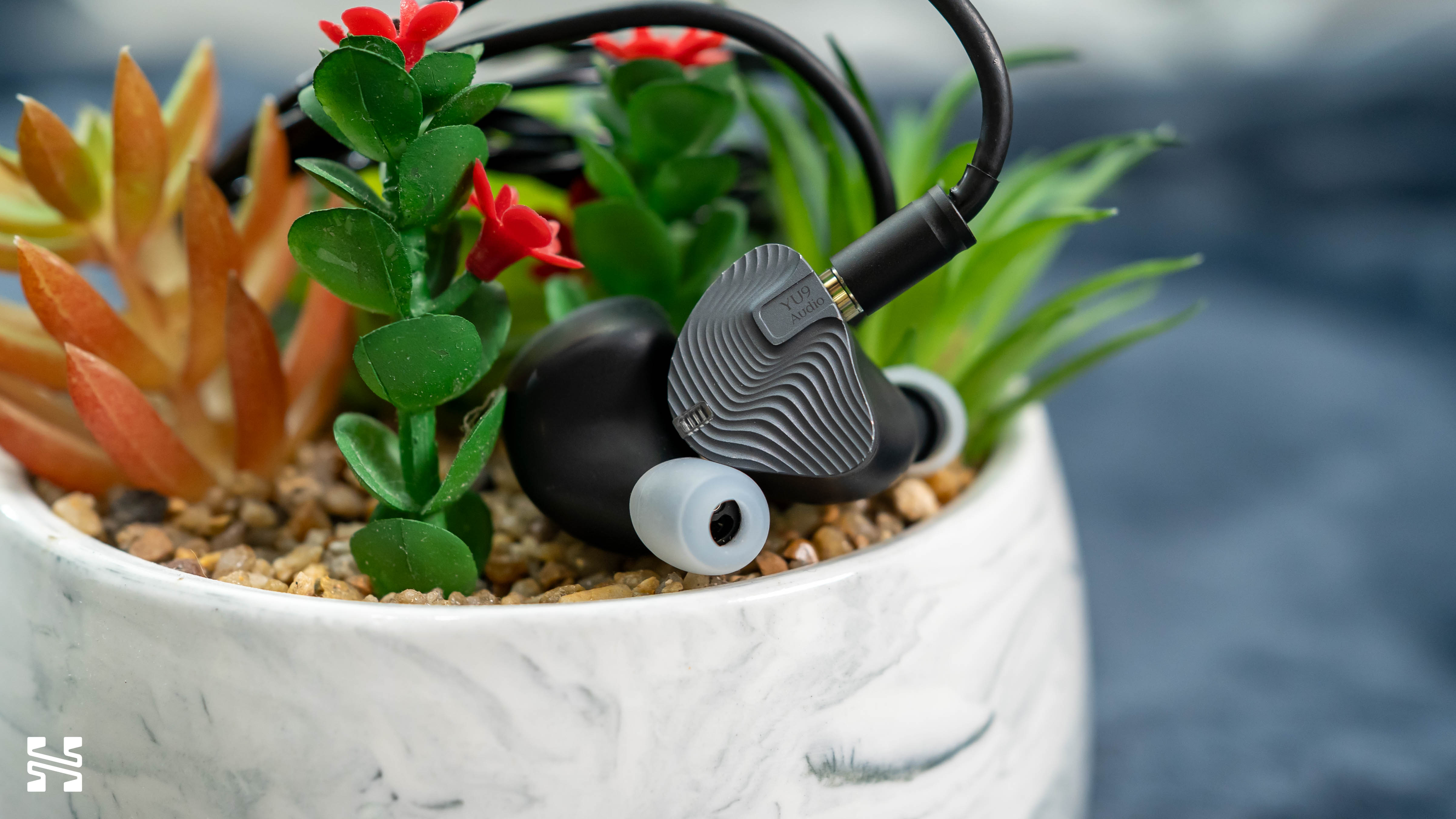 Yu9 Que Review: Coloured Clarity – Headphones.com